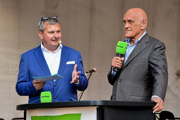 100J_Stadthalle   070.jpg